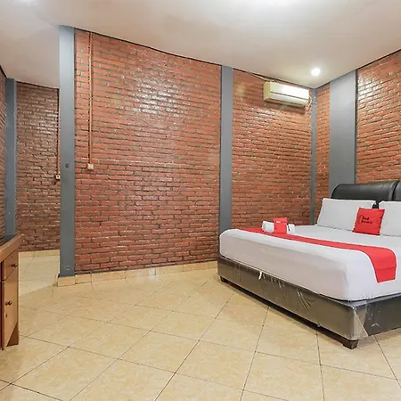 RedDoorz Plus At Ampera Raya-3
